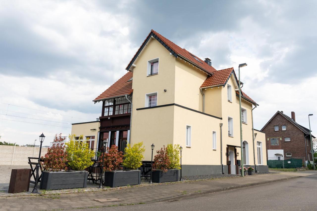 Pension Und Location Cham Meerbusch Exterior foto